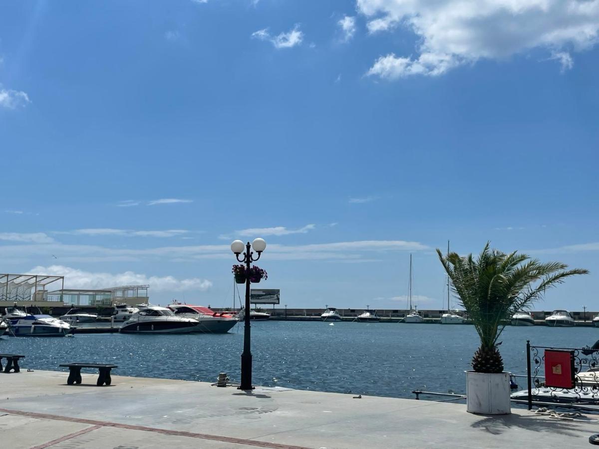 Апартаменти "Бриз" Sveti Vlas Esterno foto