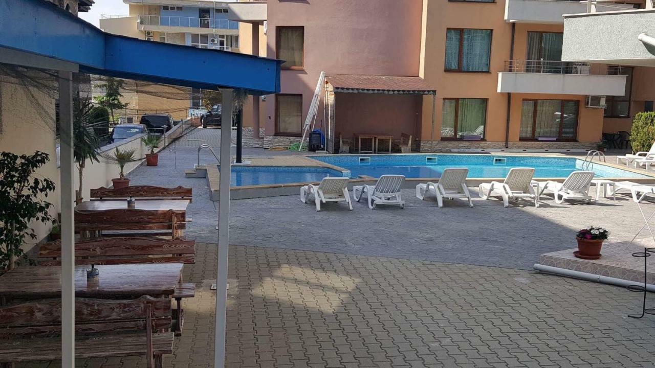 Апартаменти "Бриз" Sveti Vlas Esterno foto